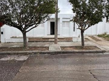 Casa · 162m² · 5 Ambientes · 2 Cocheras · Casa en Venta 3 Dorm.