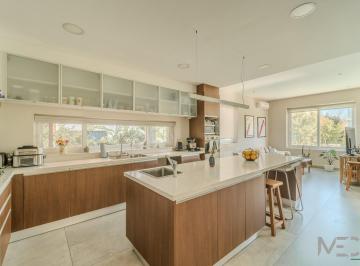 Casa · 278m² · 6 Ambientes · 2 Cocheras · Casa en Venta en Castaños Nordelta