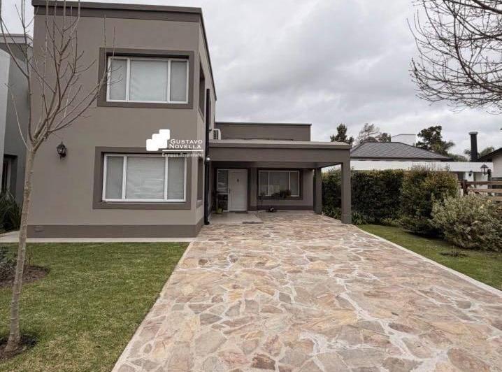 Casa · 146m² · 5 Ambientes