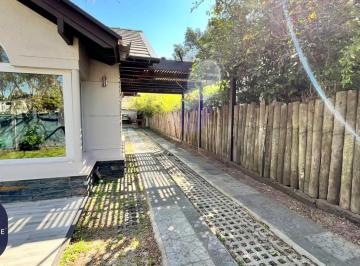 Casa de 4 ambientes, Ostende · Casa en Alquiler en Pinamar Apto Jóvenes