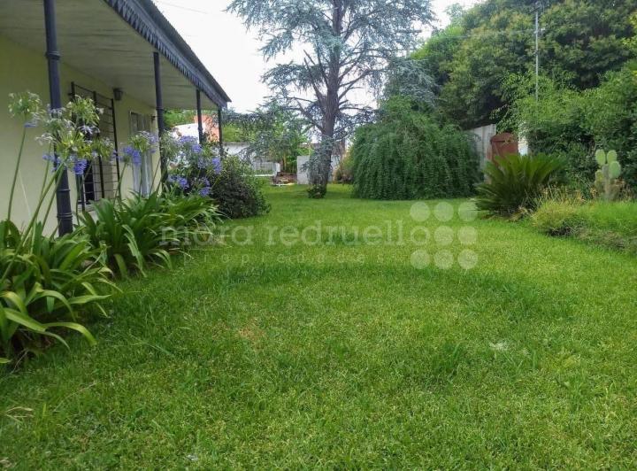 Casa · 260m² · 6 Ambientes · 3 Cocheras