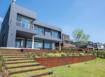 Casa · 420m² · 7 Ambientes · 2 Cocheras · Casa en Venta en El Yacht, Nordelta