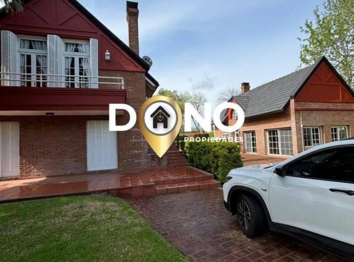 Casa · 350m² · 5 Ambientes · 2 Cocheras