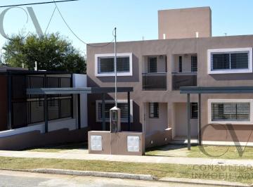 Casa · 100m² · 3 Ambientes · 2 Cocheras · Casa en Alquiler 2 Dorm. 2 Baños en La Calera, Patio (Requisitos en La Descripcion)