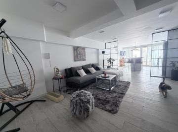 Departamento · 80m² · 3 Ambientes · Venta Depto. en Duplex con Amplio Patio y Jardin de Invierno. Espectacular