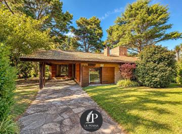 Casa · 167m² · 4 Ambientes · 2 Cocheras · Casa en Venta Pinamar Sobre 2 Lotes