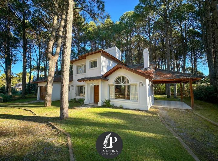 Casa · 170m² · 5 Ambientes · 2 Cocheras