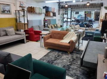 Local comercial , Balvanera · Local en Venta - Sobre Av Comercial - Balvanera
