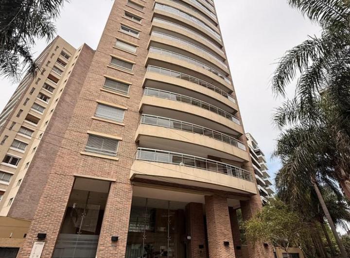 Departamento · 240m² · 6 Ambientes · 2 Cocheras