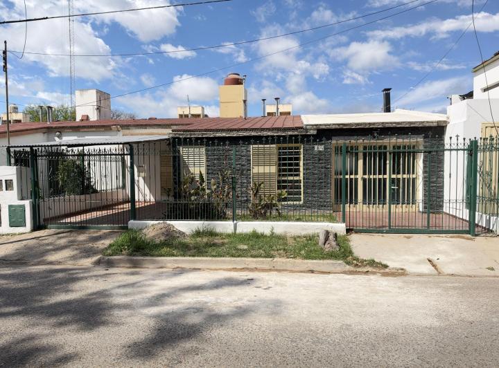 Casa · 120m² · 5 Ambientes · 2 Cocheras