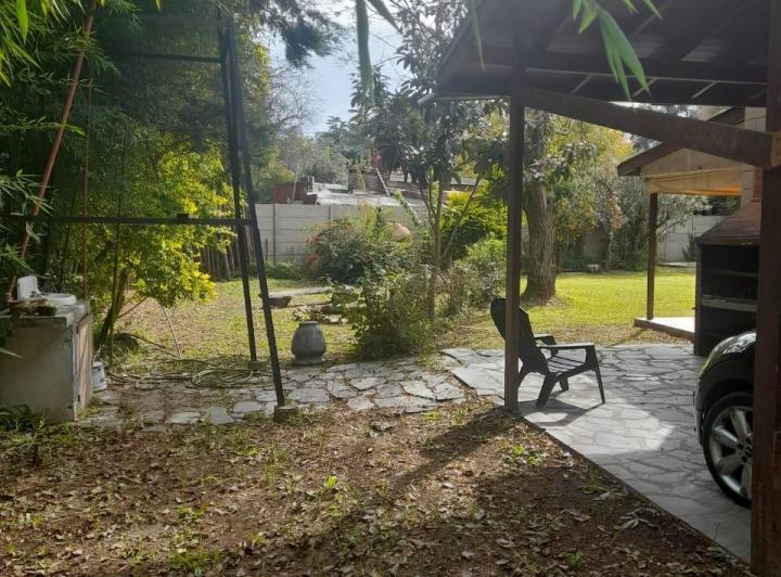 Casa · 253m² · 6 Ambientes · 1 Cochera