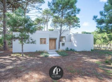 FACHADA · Casa en Venta en Pinamar Álamos