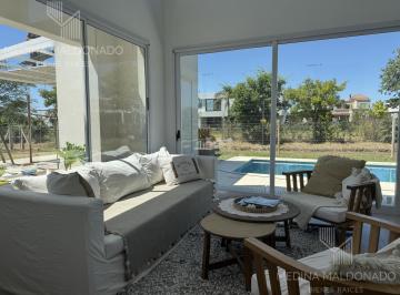 Casa · 173m² · 5 Ambientes · 5 Cocheras · Casa San Juan Chico - Barrio Privado Hudson