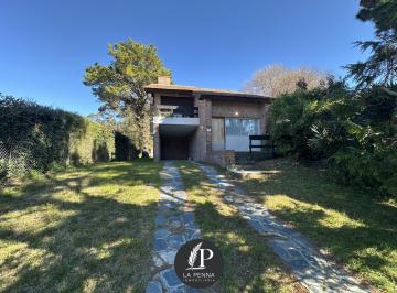 Casa · 600m² · 4 Ambientes · 1 Cochera · Alquiler Temporal Casa en Pinamar