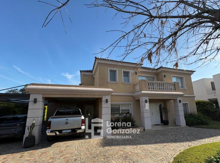 Casa · 206m² · 6 Ambientes · 7 Cocheras