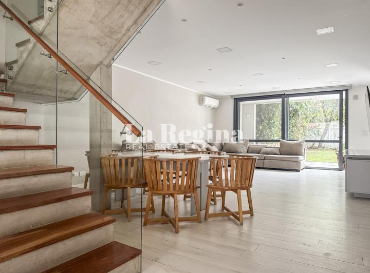 Casa · 320m² · 6 Ambientes · 1 Cochera
