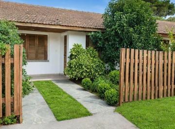 Casa · 70m² · 3 Ambientes · Casa en Barrios Los Tilos