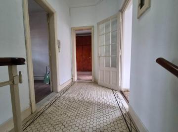PH · 80m² · 3 Ambientes · PH Alquiler de 3 Ambientes en Banfield con Terraza