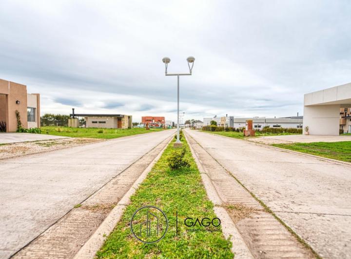 Terreno · 600m² · 1 Ambiente · 1 Cochera