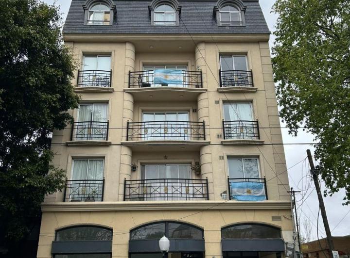 Departamento · 40m² · 2 Ambientes · 1 Cochera