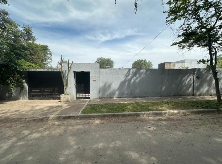 Casa · 178m² · 3 Ambientes · 2 Cocheras