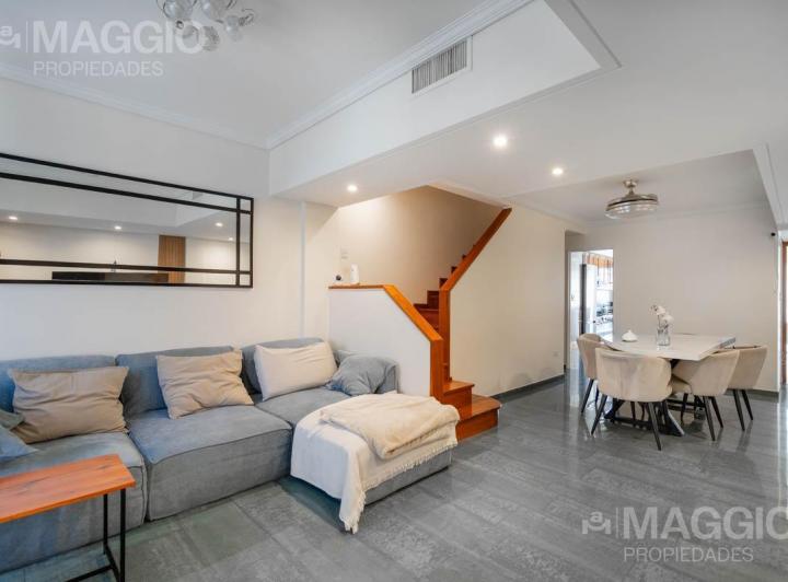 Casa · 214m² · 5 Ambientes · 3 Cocheras