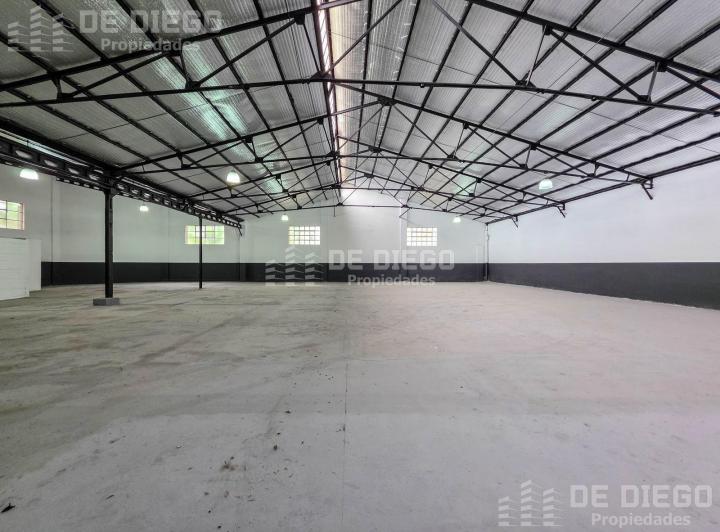 Depósito · 788m² · 6 Ambientes · 8 Cocheras
