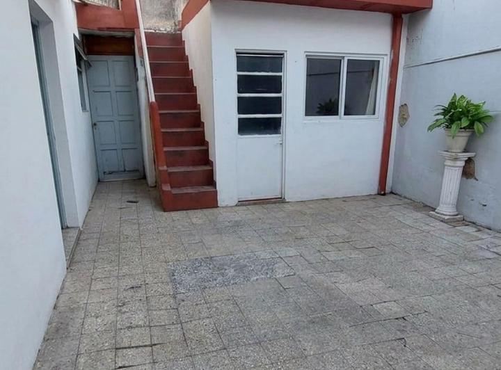 Casa · 211m² · 8 Ambientes · 1 Cochera