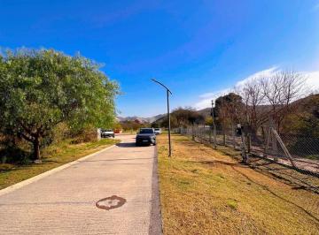 Terreno · 830m² · Lote en Venta en Colinas de La Deseada - La Calera / 830 m²