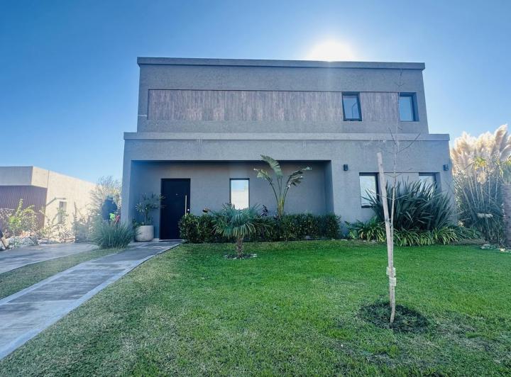 Casa · 139m² · 4 Ambientes