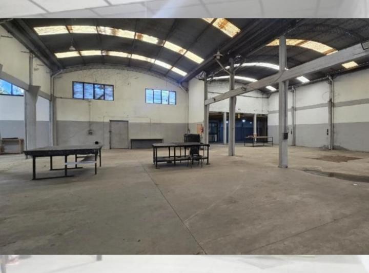 Bodega-Galpón · 1608m²