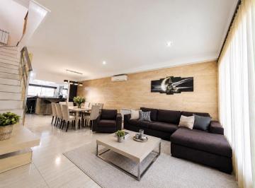 PH · 170m² · 4 Ambientes · 1 Cochera · Duplex en Venta en La Plata