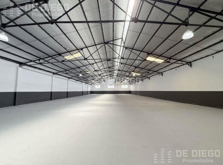 Depósito · 605m² · 4 Ambientes · 6 Cocheras