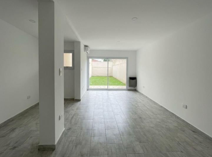 Casa · 80m² · 4 Ambientes · 1 Cochera