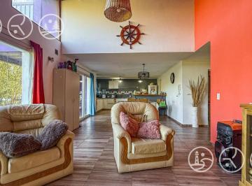 Casa · 212m² · 5 Ambientes · 2 Cocheras · Venta | Chalet de 5 Ambientes | Barrio Playa San Carlos