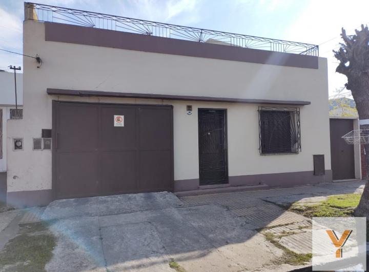 Casa · 131m² · 3 Ambientes · 1 Cochera