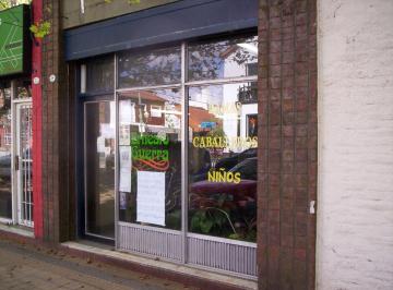 Local comercial de 1 ambiente, Lomas de Zamora · Alquiler Local Fonrouge 214, Lomas. 3x8 Mas Hall y Baño. Oportunidad!