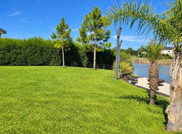 Casa de 7 ambientes, Ezeiza · Residencia en La Providencia Canning
