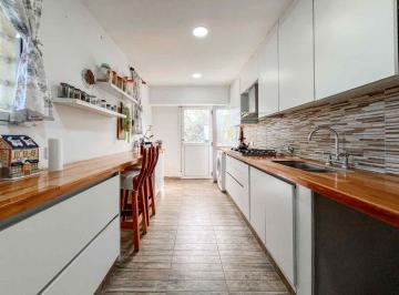 Casa · 100m² · 4 Ambientes · 1 Cochera · Casa 4 Ambientes en Venta La Plata.