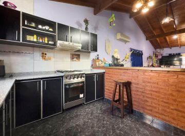 Casa · 180m² · 6 Ambientes · 1 Cochera · Venta Casa Altos Laferrer 6 Amb Cochera
