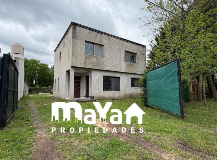 Casa · 128m² · 4 Ambientes · 3 Cocheras