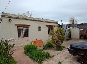 Casa · 103m² · 4 Ambientes · 2 Cocheras · Casa en Barrio Parque Pellegrini II