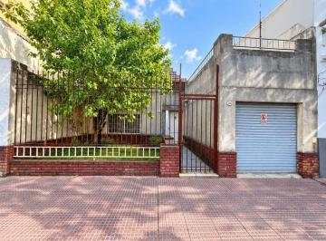 Casa de 4 ambientes, Floresta · Casa 4 Ambientes con Cochera, Patio, Jardin de Frente, Terraza con Quincho
