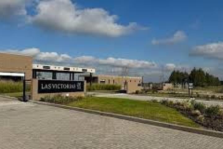 Terreno · 1328m²