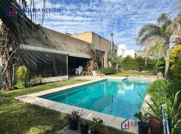 Casa · 270m² · 4 Ambientes · 7 Cocheras · Casa en Alquiler Temporario