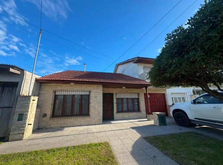 Casa · 139m² · 5 Ambientes · 1 Cochera