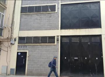 Bodega-Galpón · 400m² · 2 Ambientes · Alquiler de Depósito/galpón de 400 m² en Chacarita