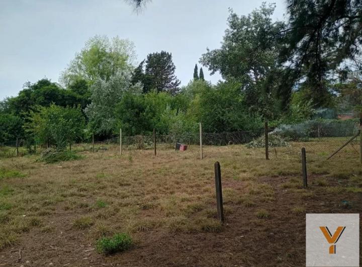 Terreno · 1300m²