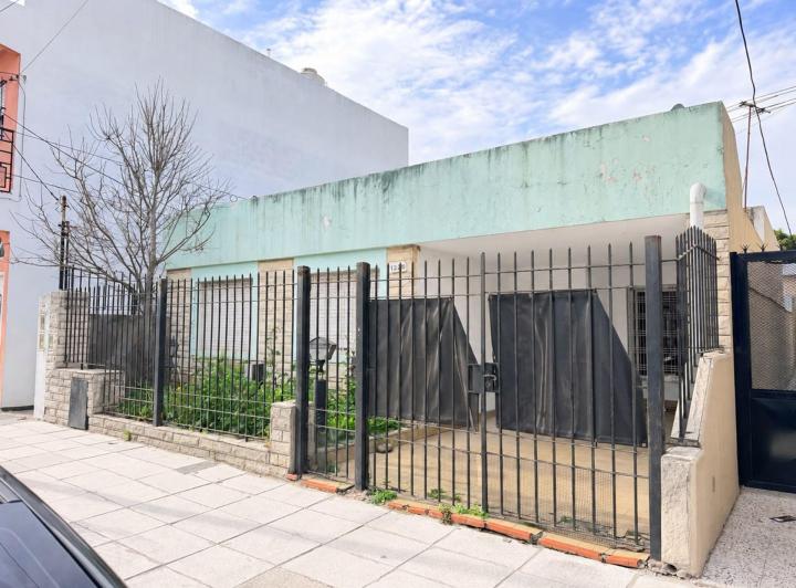 Casa · 90m² · 4 Ambientes · 1 Cochera