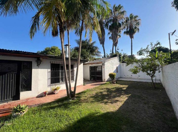 Casa · 216m² · 4 Ambientes · 1 Cochera